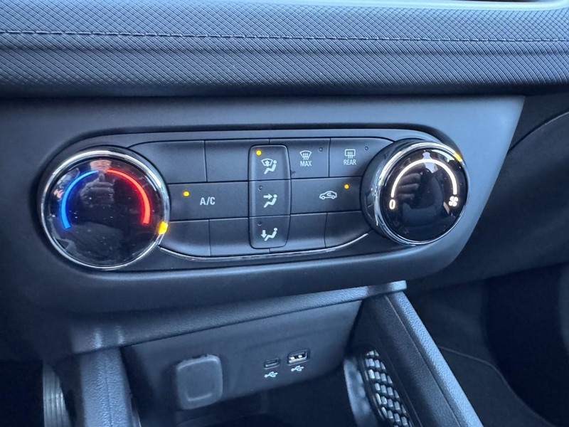 Chevrolet TrailBlazer Vehicle Image 13