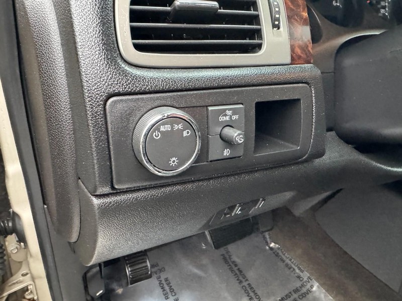 GMC Yukon XL Vehicle Image 18