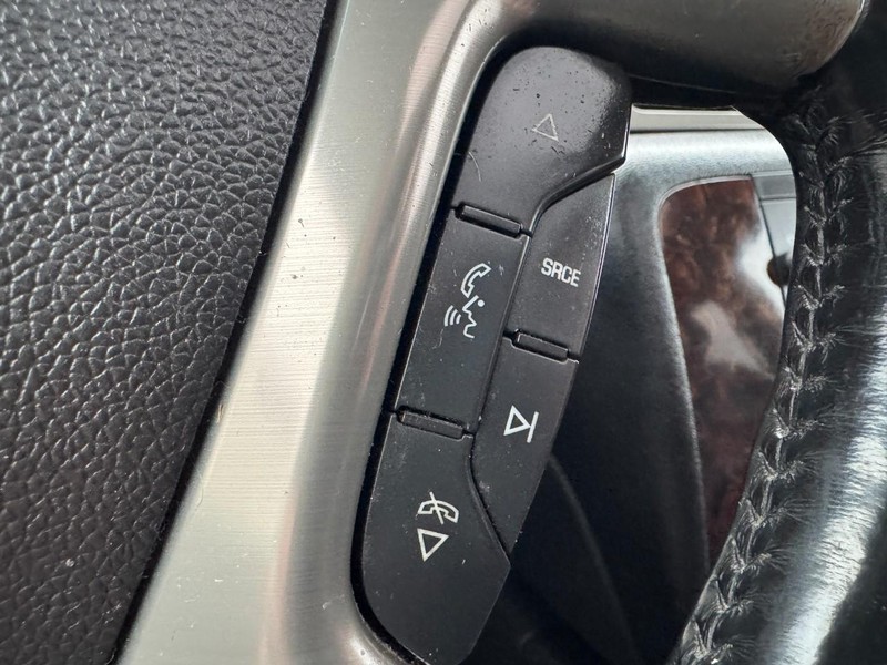 GMC Yukon XL Vehicle Image 20