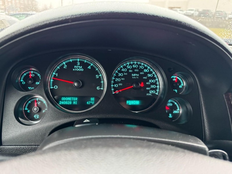 GMC Yukon XL Vehicle Image 24