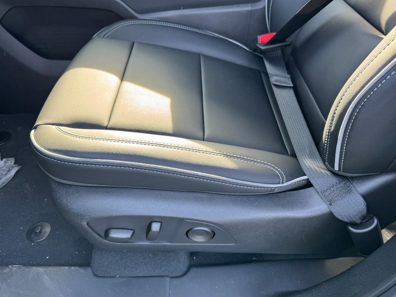 Chevrolet Silverado EV Vehicle Image 10