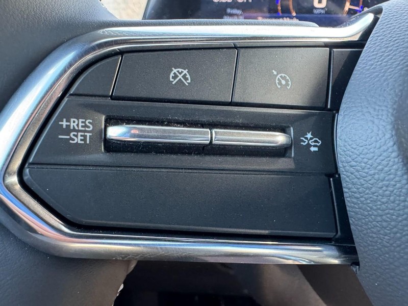 Chevrolet Silverado EV Vehicle Image 13