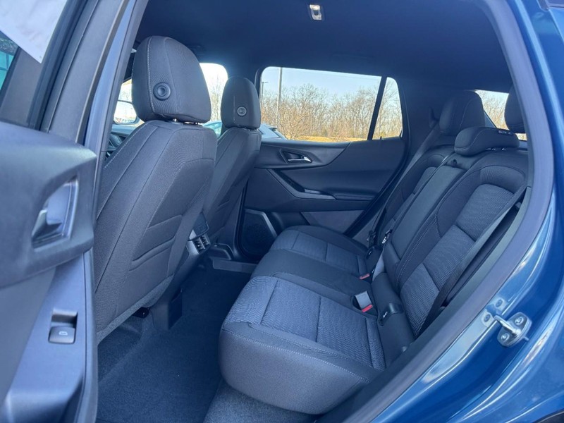 Chevrolet Equinox Vehicle Image 07