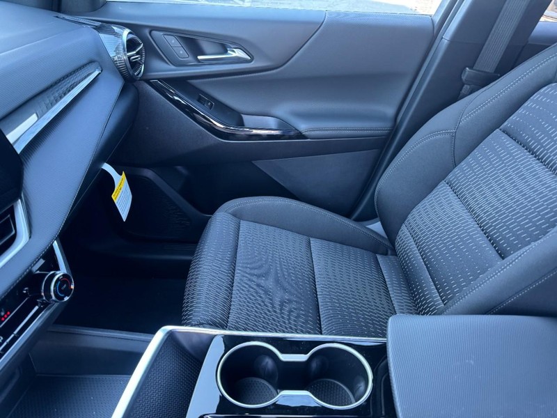 Chevrolet Equinox Vehicle Image 08