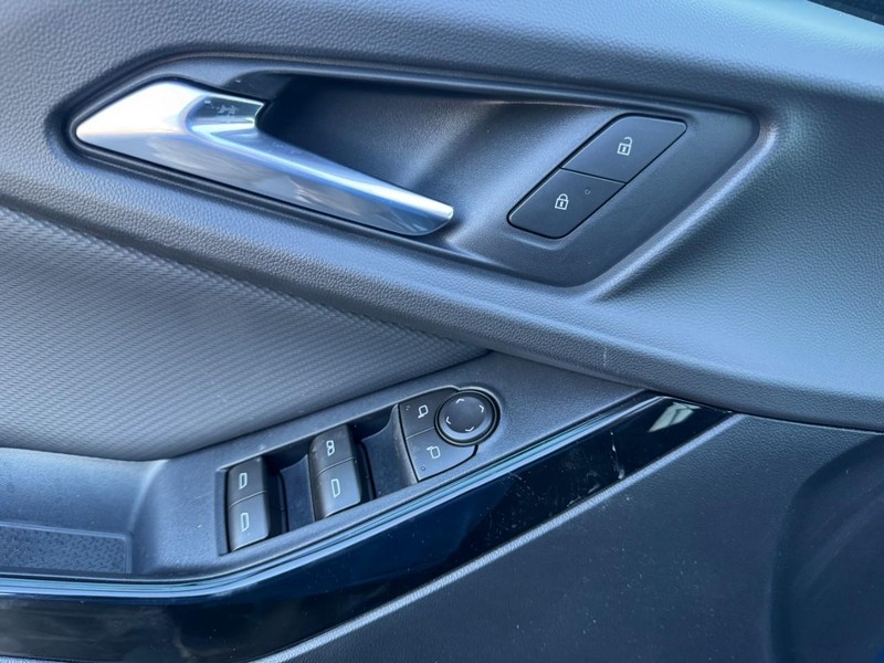 Chevrolet Equinox Vehicle Image 10