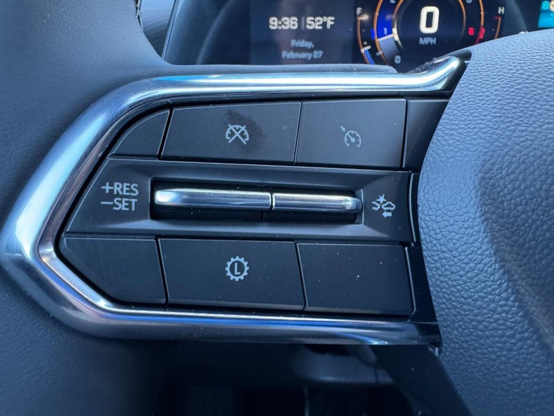 Chevrolet Equinox Vehicle Image 11