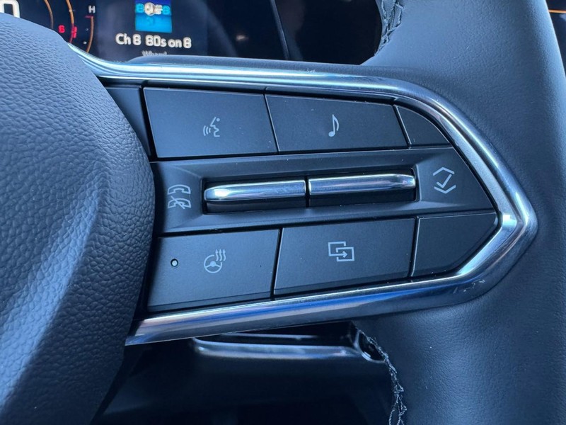 Chevrolet Equinox Vehicle Image 12