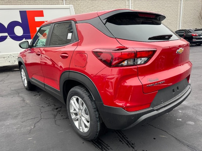 Chevrolet TrailBlazer Vehicle Image 05