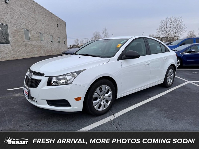 Chevrolet Cruze Vehicle Full-screen Gallery Image 01