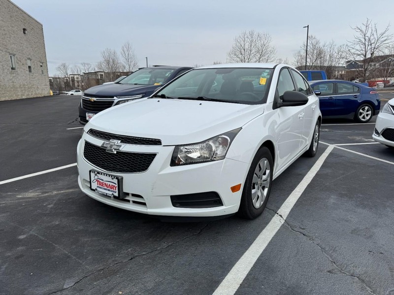Chevrolet Cruze Vehicle Full-screen Gallery Image 02