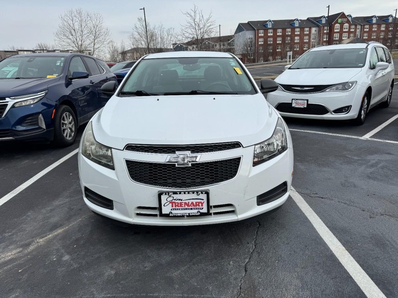 Chevrolet Cruze Vehicle Full-screen Gallery Image 03