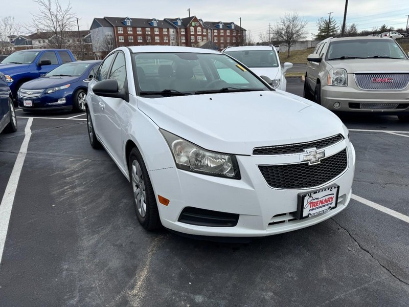 Chevrolet Cruze Vehicle Full-screen Gallery Image 04