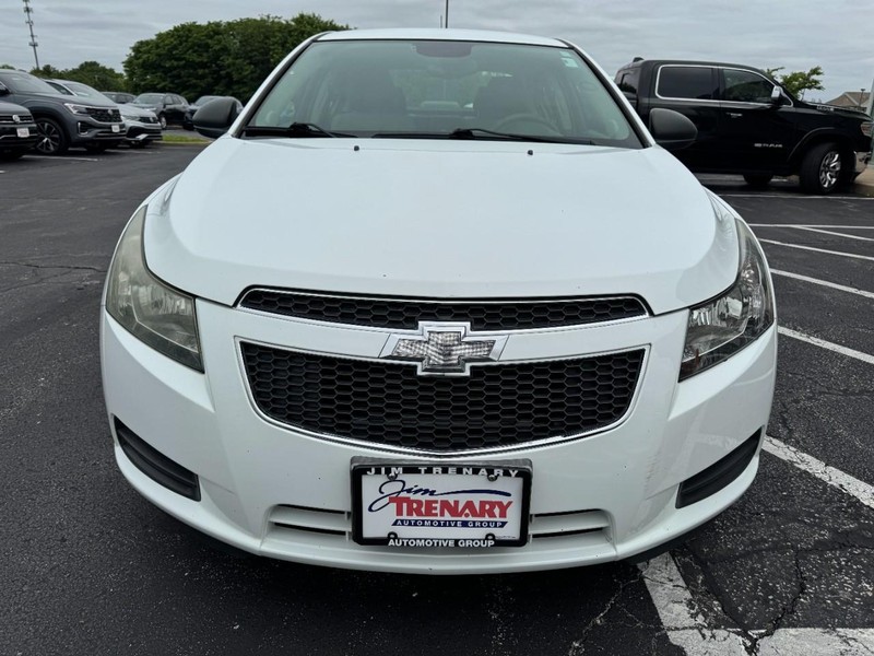 Chevrolet Cruze Vehicle Image 09