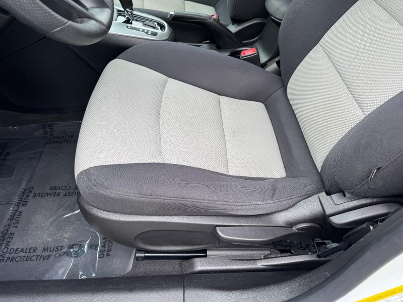 Chevrolet Cruze Vehicle Image 14
