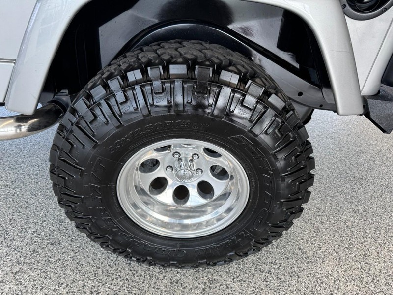 Jeep Wrangler Vehicle Image 06