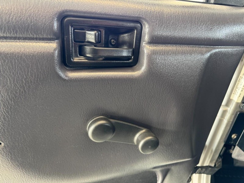 Jeep Wrangler Vehicle Image 11