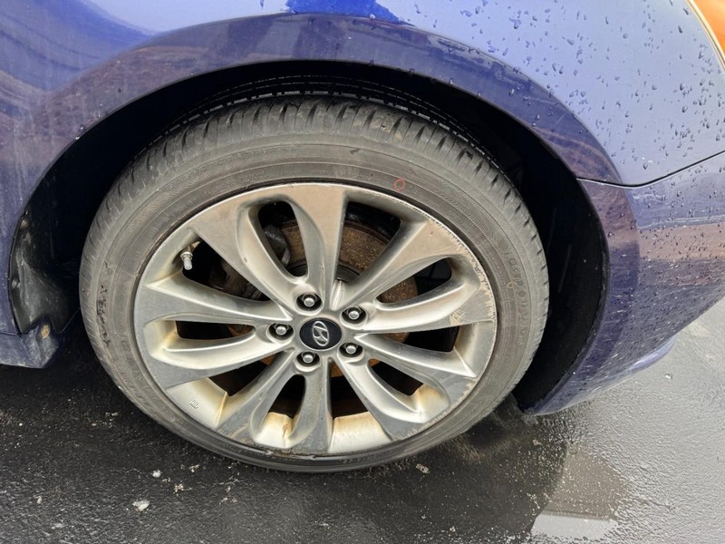 Hyundai Sonata Vehicle Image 05