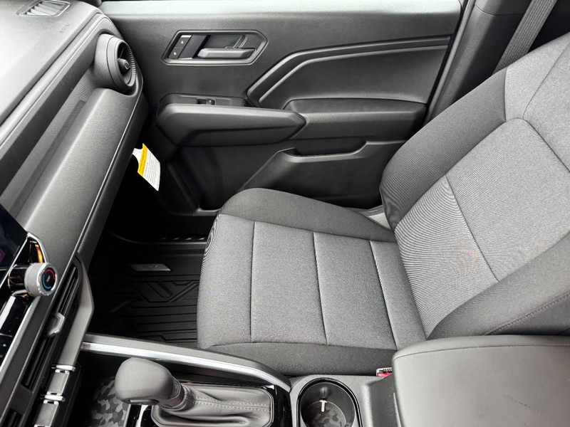 Chevrolet Colorado Vehicle Image 09