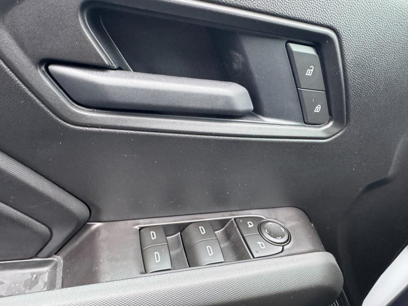 Chevrolet Colorado Vehicle Image 11