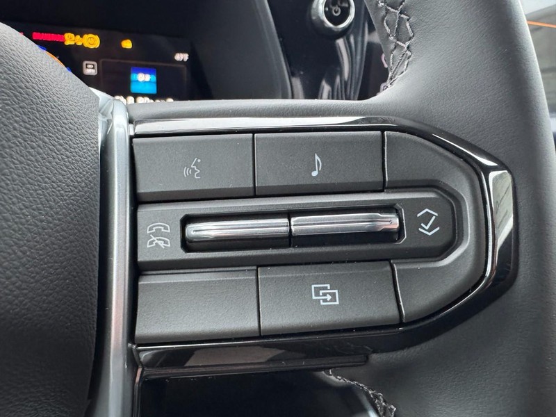 Chevrolet Colorado Vehicle Image 14