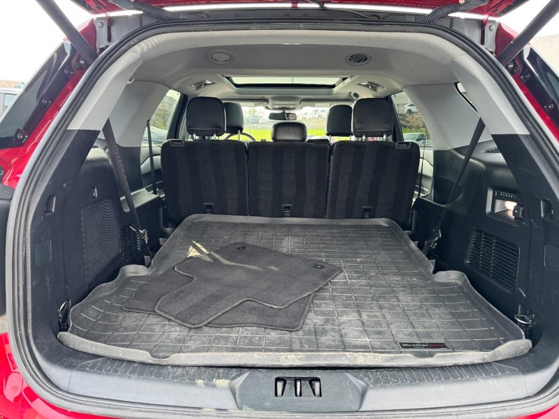 Ford Explorer Vehicle Image 08