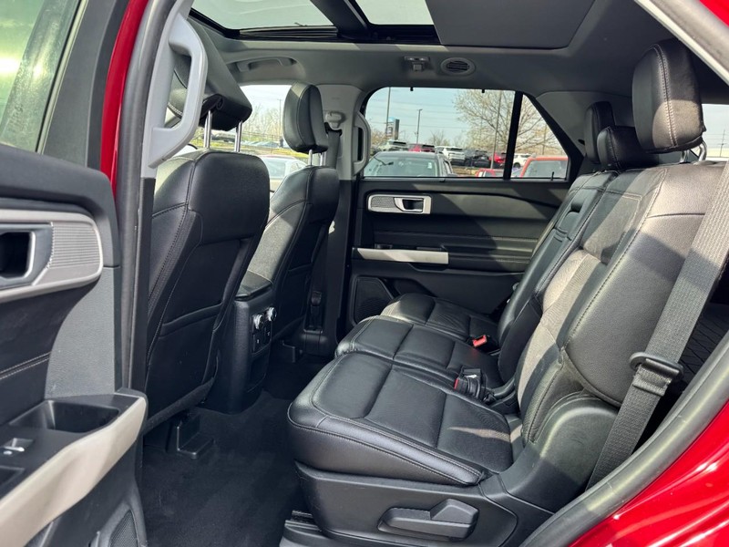 Ford Explorer Vehicle Image 10