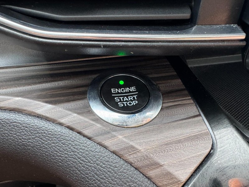 Ford Explorer Vehicle Image 23