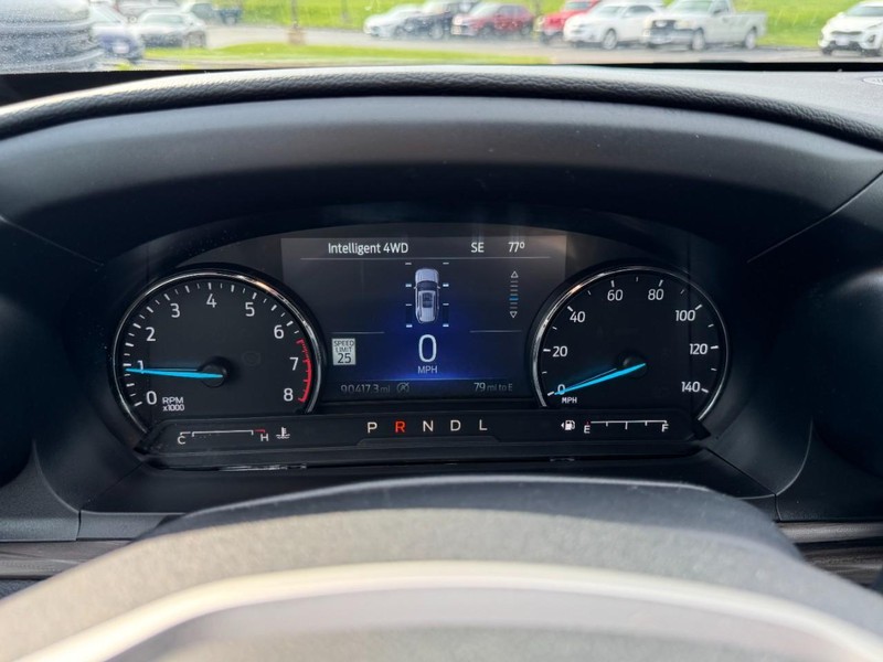 Ford Explorer Vehicle Image 24