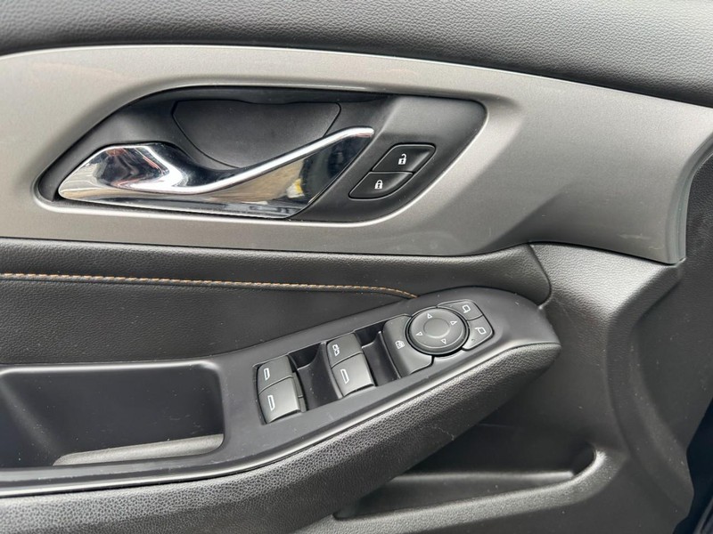 Chevrolet Traverse Vehicle Image 15