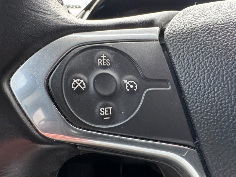 Chevrolet Traverse Vehicle Image 16