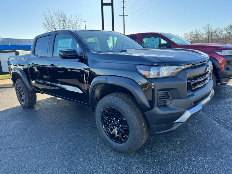 Chevrolet Colorado Vehicle Image 02