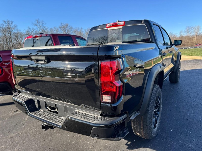 Chevrolet Colorado Vehicle Image 03