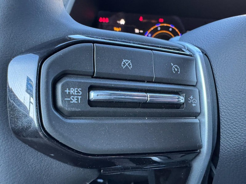 Chevrolet Colorado Vehicle Image 09