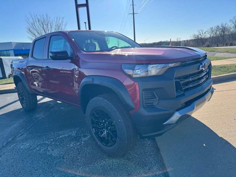 Chevrolet Colorado Vehicle Image 02