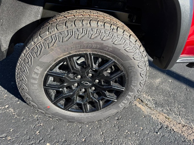 Chevrolet Colorado Vehicle Image 06