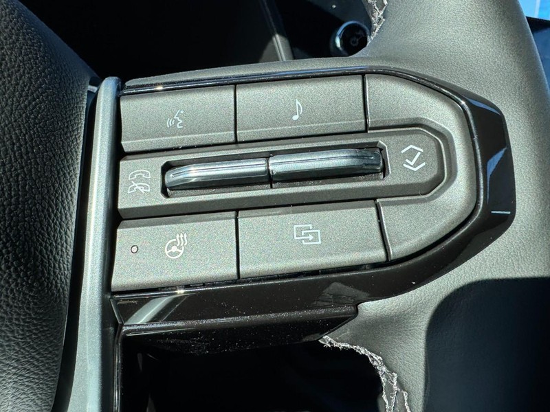 Chevrolet Colorado Vehicle Image 11