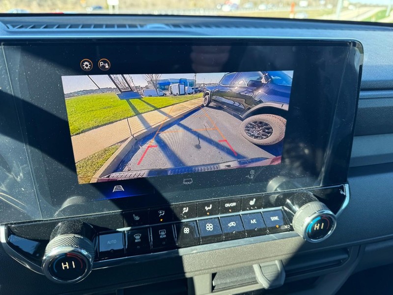 Chevrolet Colorado Vehicle Image 15