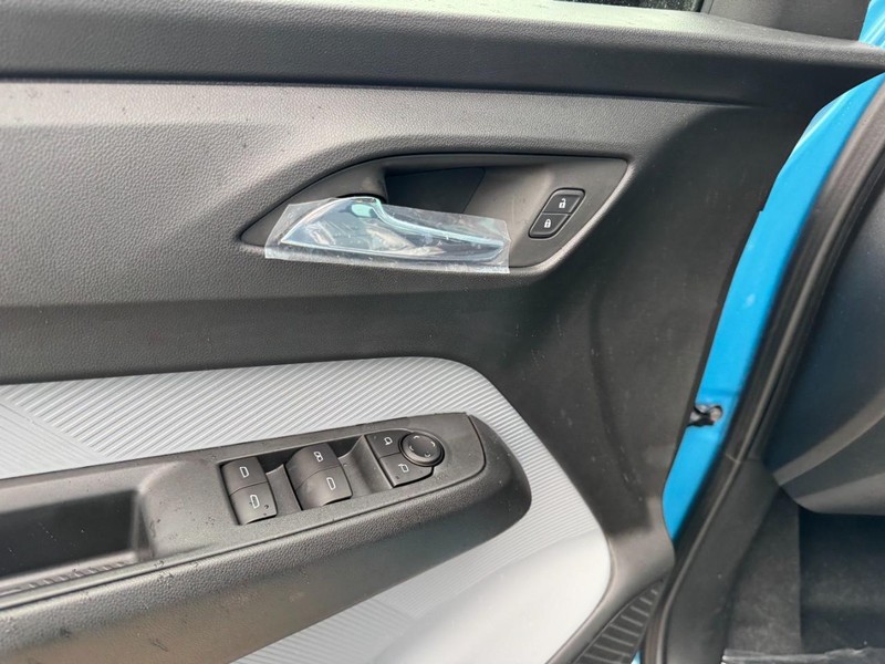 Chevrolet Bolt Vehicle Image 05