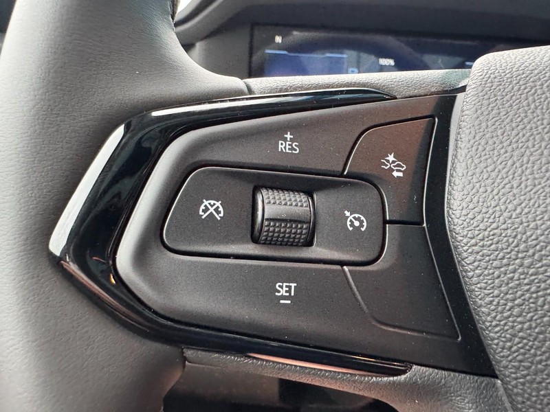 Chevrolet Bolt Vehicle Image 08