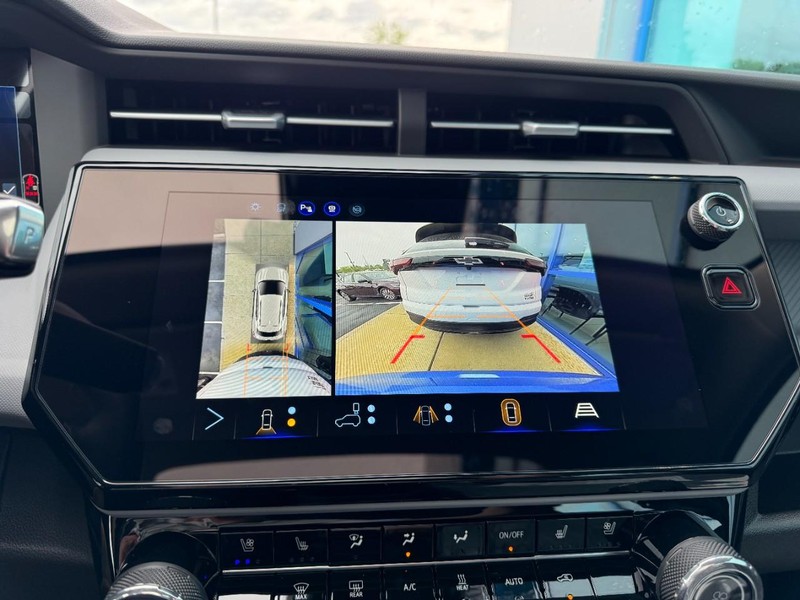 Chevrolet Bolt Vehicle Image 15