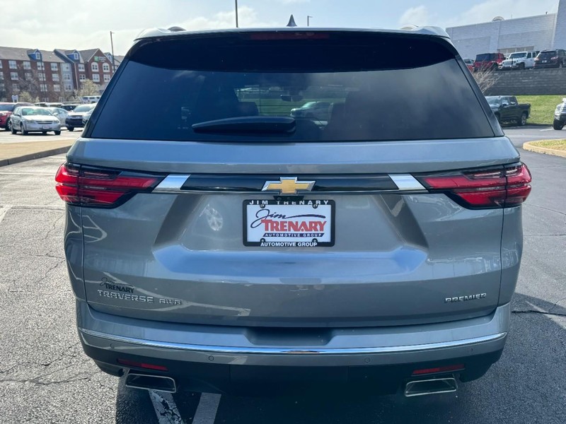 Chevrolet Traverse Vehicle Image 04