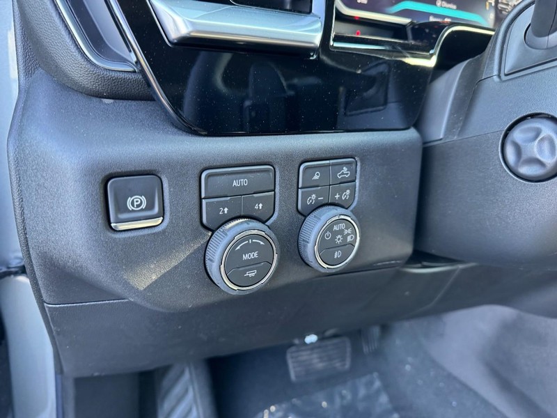 Chevrolet Silverado 1500 Vehicle Image 13