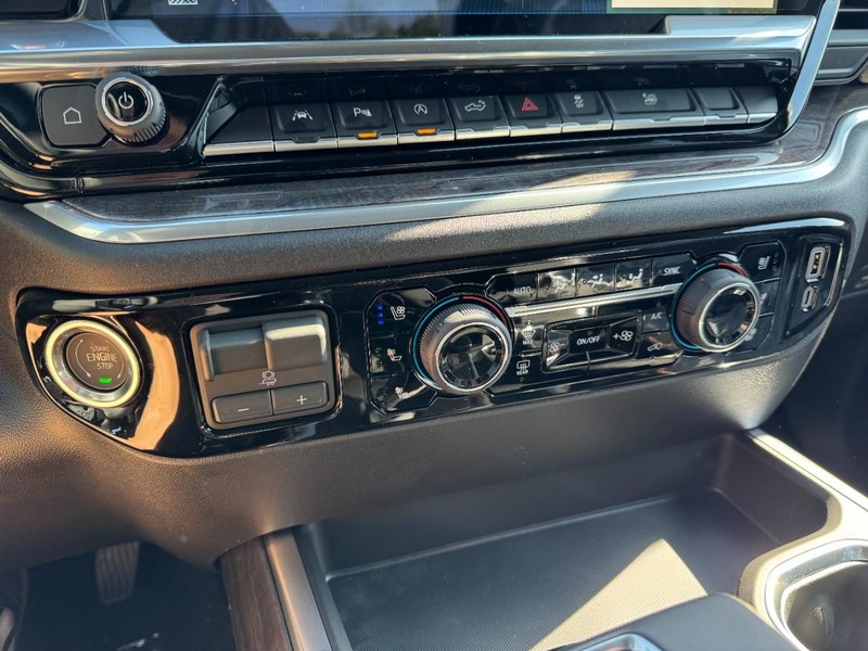 Chevrolet Silverado 1500 Vehicle Image 16