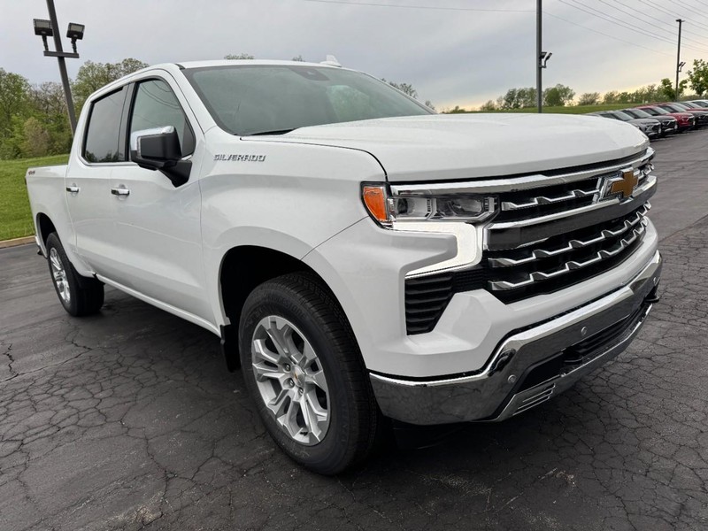 Chevrolet Silverado 1500 Vehicle Image 02