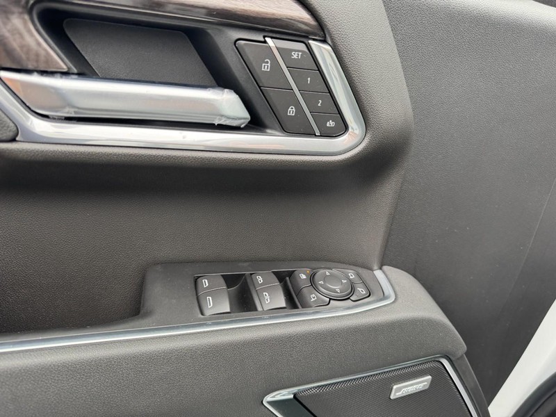 Chevrolet Silverado 1500 Vehicle Image 11