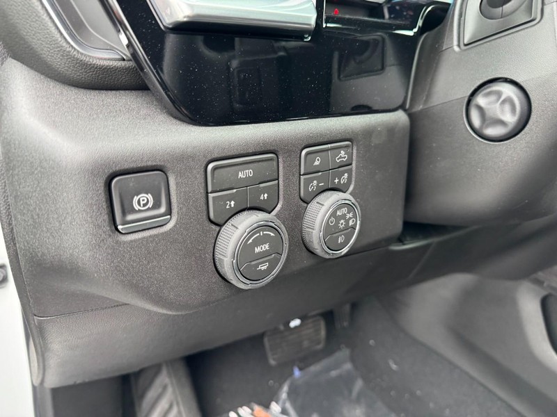 Chevrolet Silverado 1500 Vehicle Image 12