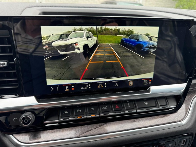 Chevrolet Silverado 1500 Vehicle Image 18