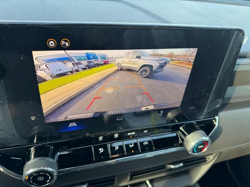 Chevrolet Colorado Vehicle Image 15