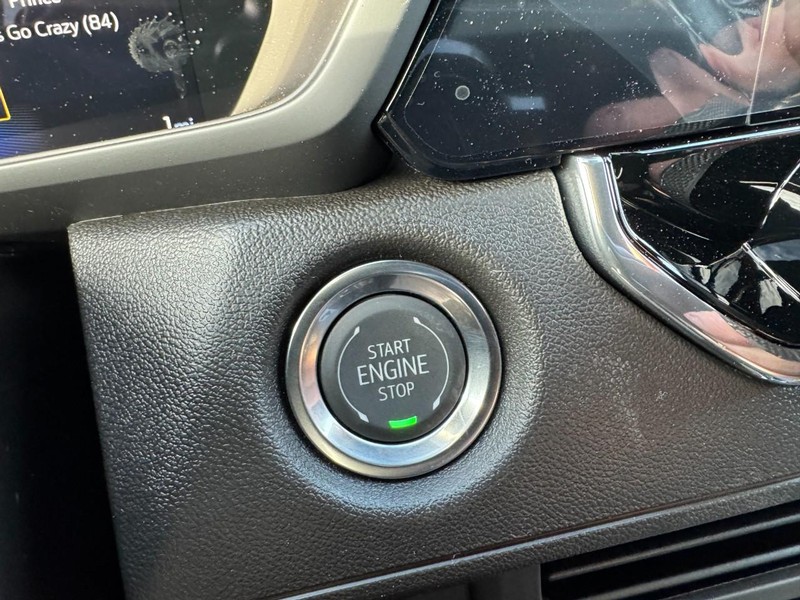 Chevrolet Colorado Vehicle Image 16