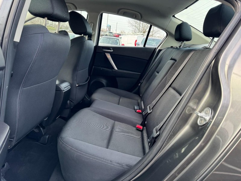 Mazda Mazda3 Sedan Vehicle Image 10